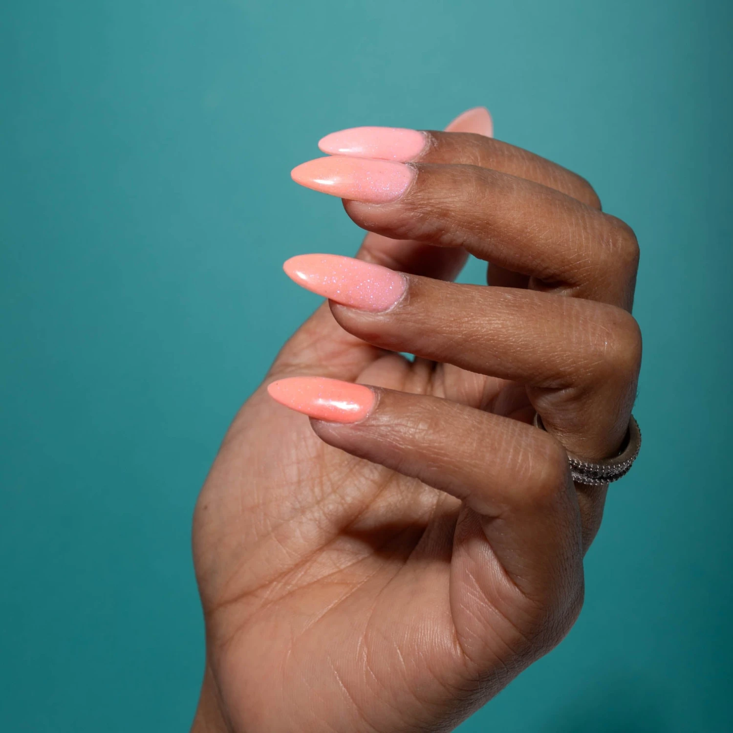 D1064 Sightseeing Orange UV Changing Dip Powder 4 D1064 Sightseeing Orange UV Changing Dip Powder - Image 2