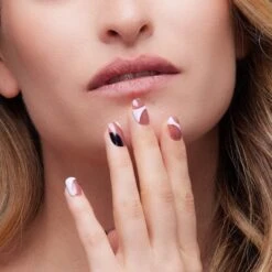 Blacklist Twist | Gloss Short Square Press-On Nails