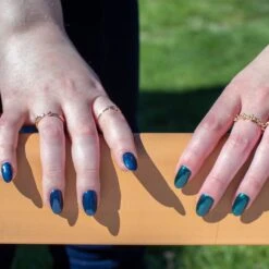 D725 Ivy Green Glitter Dip Powder -Revel Nail Store revel nail dip powder d725 ivy 33603167158470